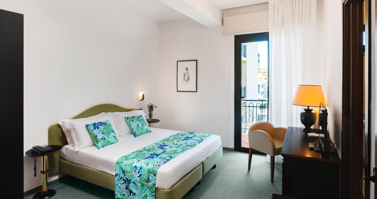 Quarto Duplo Deluxe com Varanda e Vista do Mar