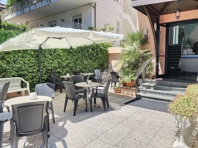 Hotel Iride Apartments & Rooms- Ideale Per Famiglie E Coppie
