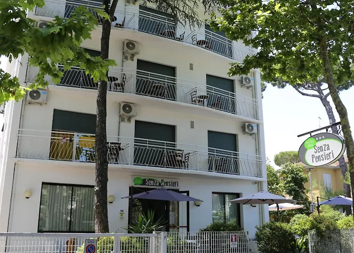 Albergo centrale: Hotel Senza Pensieri Riccione